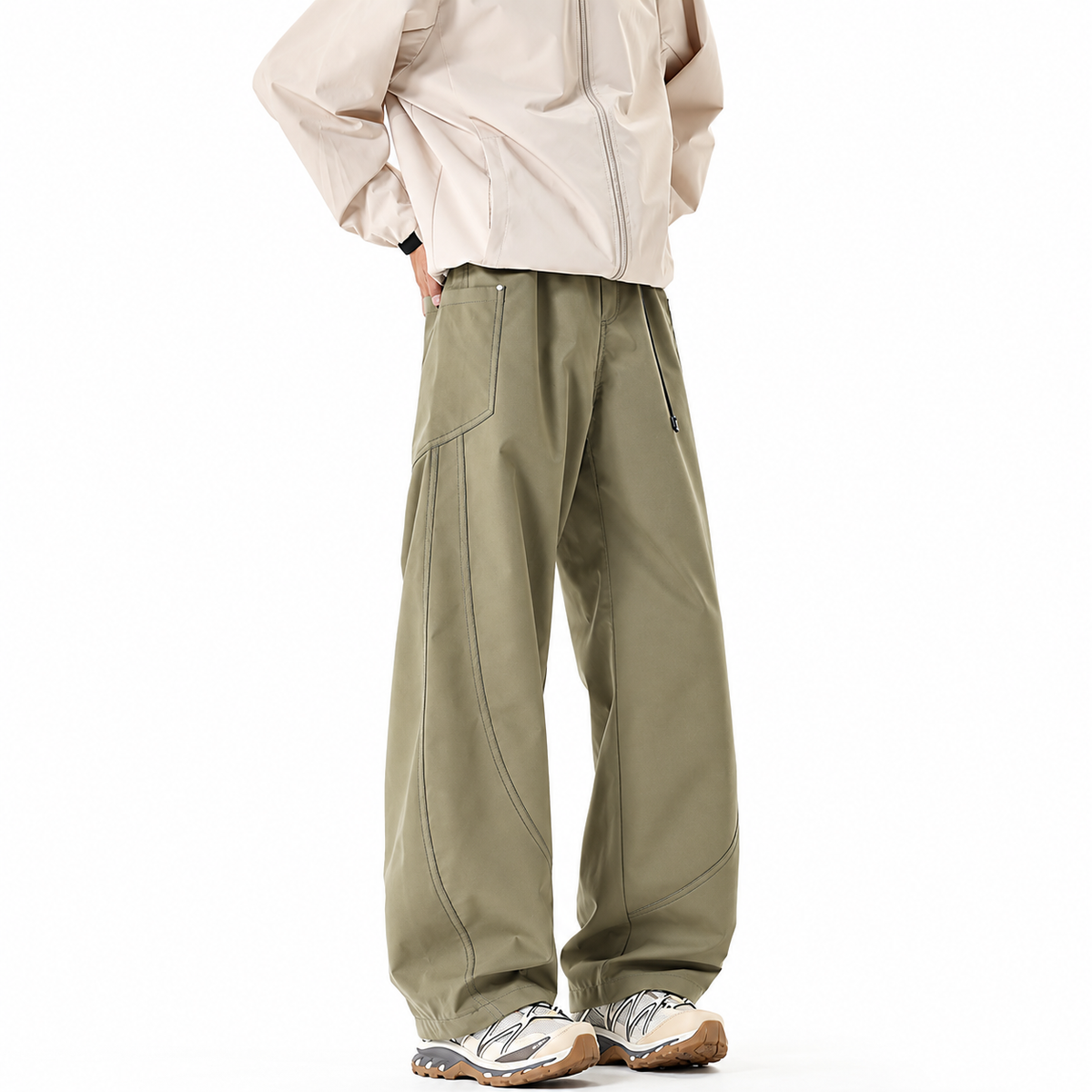 Men’s outdoor pants in khaki